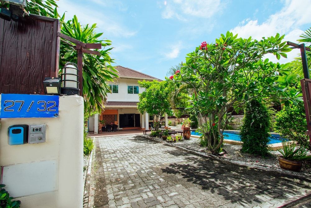 undefined Captivating 3-bed Villa in Muang Pattaya 3