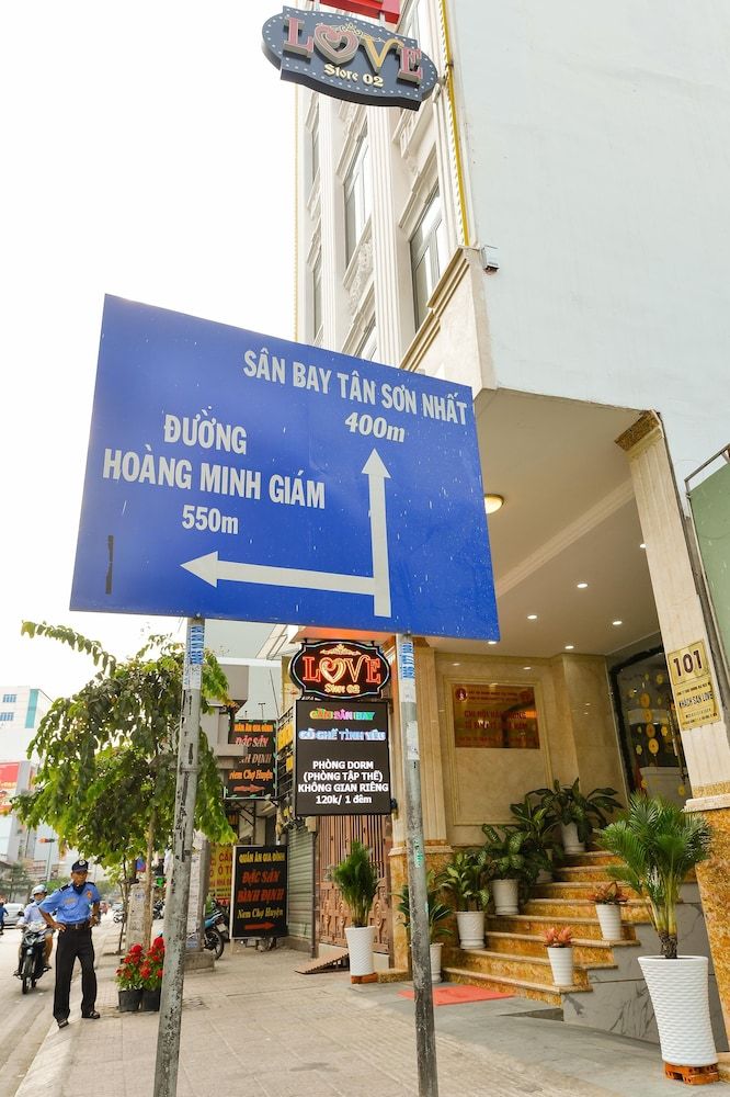 undefined Love Hotel Airport 5