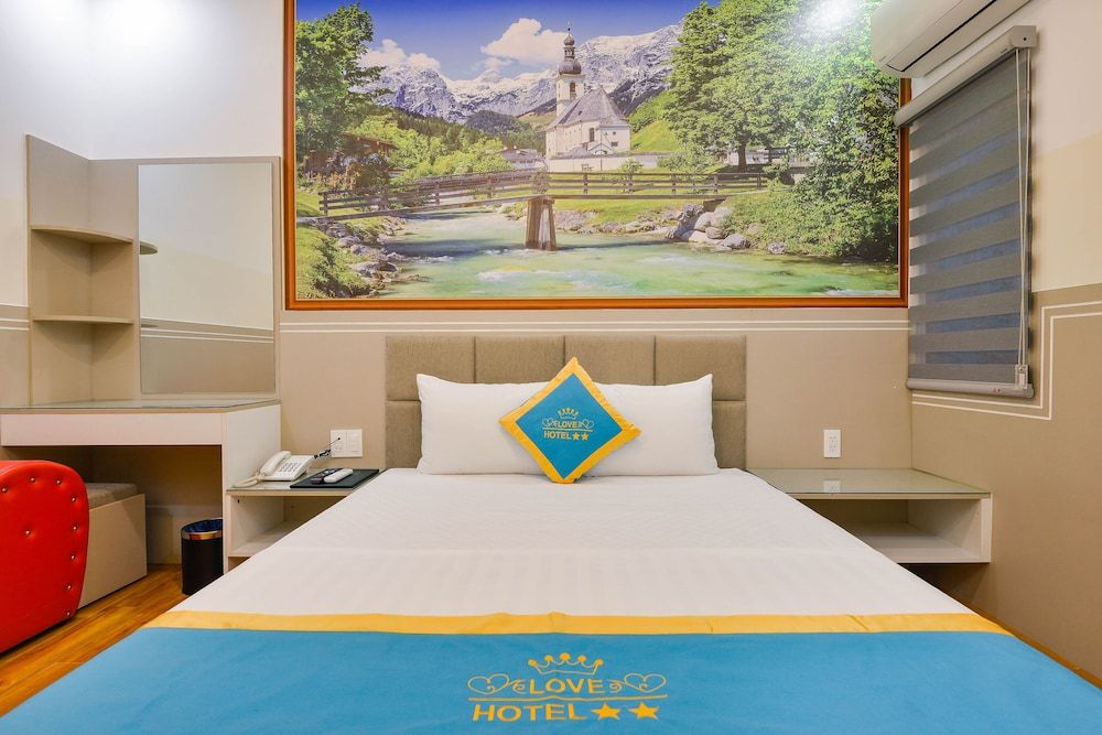 Love Hotel Airport Superior Double Room 4