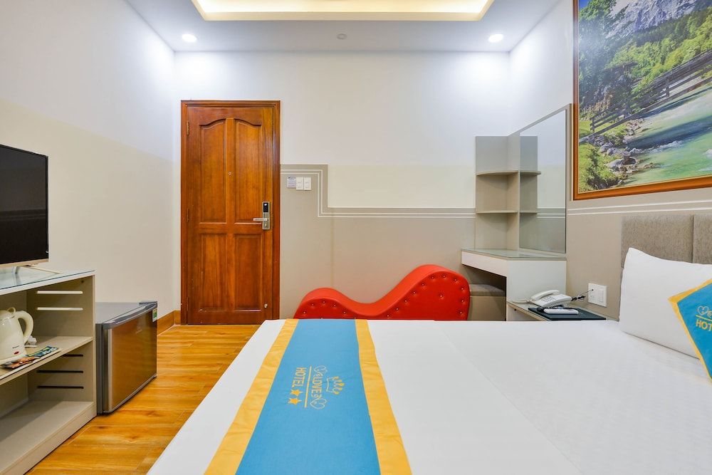 Love Hotel Airport Superior Double Room 3