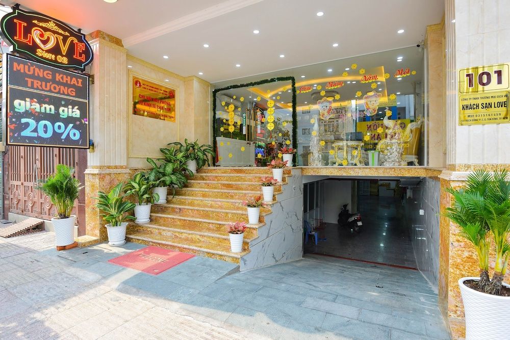 undefined Love Hotel Airport 2