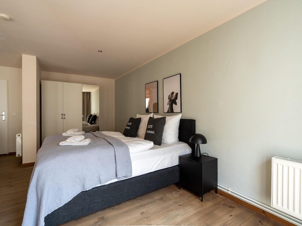 Schoenhouse Avenue by Limehome Comfort Suite with Sofa Bed 2