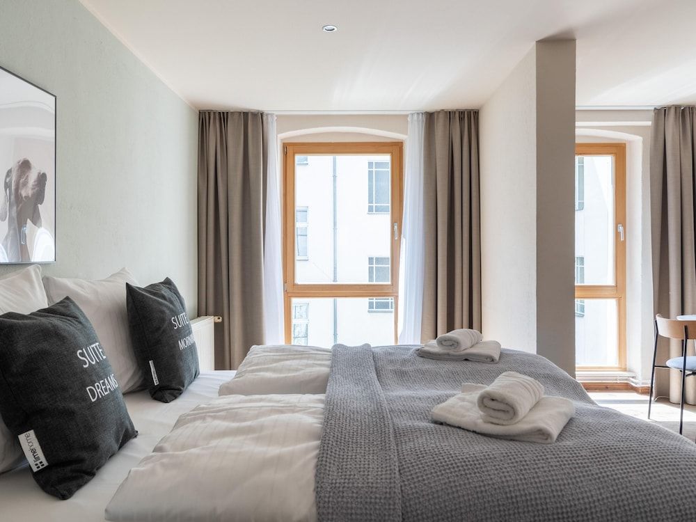 Schoenhouse Avenue by Limehome Comfort Suite with Sofa Bed 3