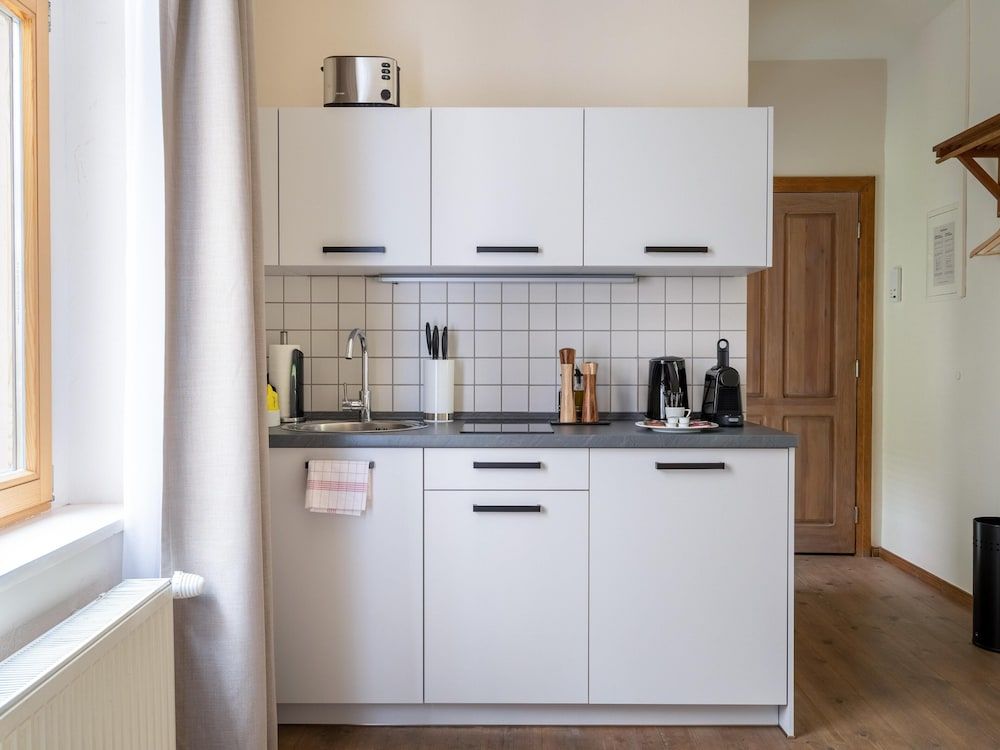 Schoenhouse Avenue by Limehome Economy Suite 8