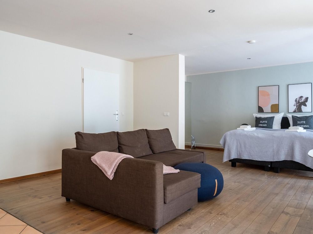 undefined Schoenhouse Avenue by Limehome