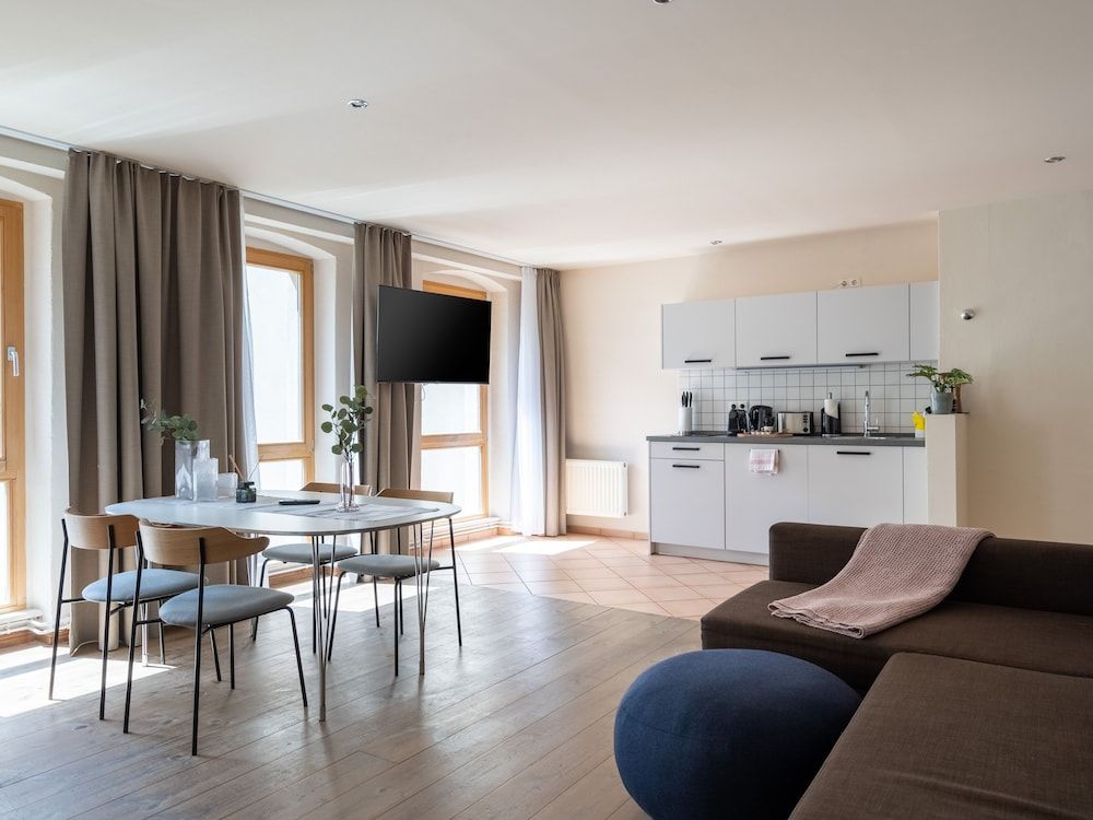 Schoenhouse Avenue by Limehome Comfort Suite with Sofa Bed 6