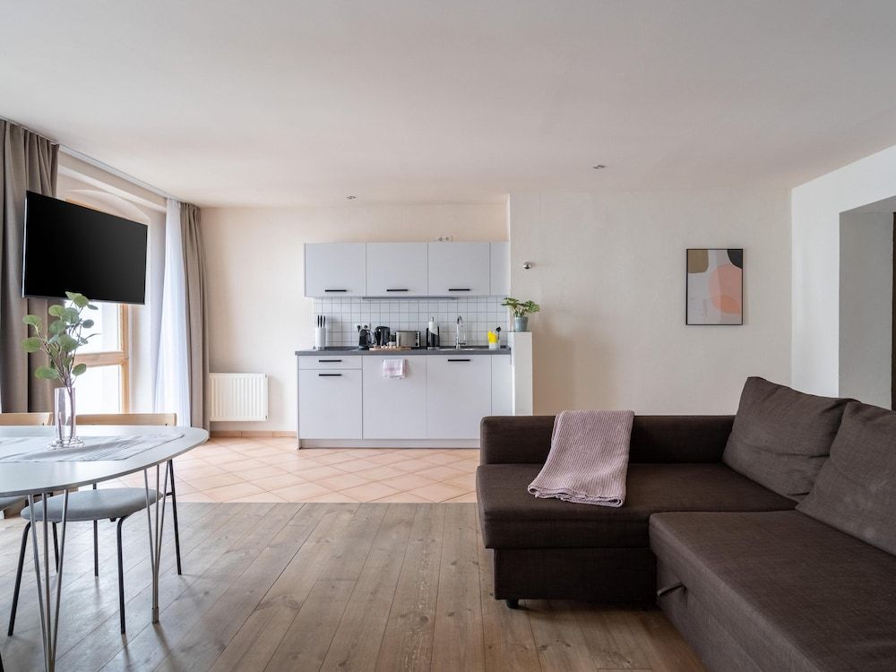 Schoenhouse Avenue by Limehome Comfort Suite with Sofa Bed 7