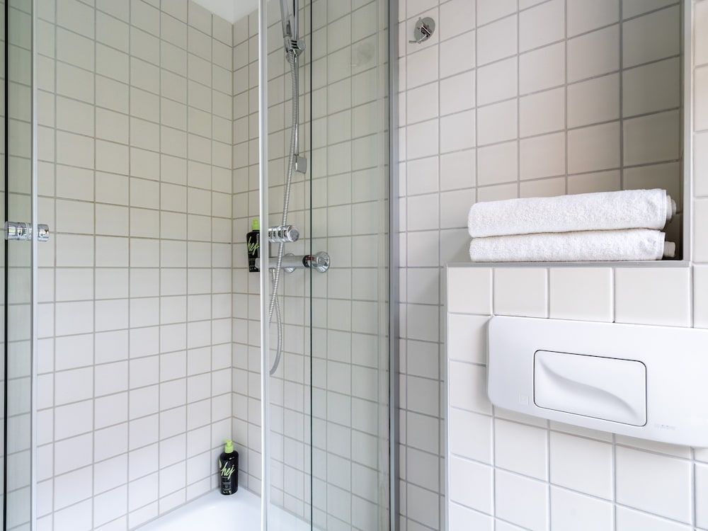 Schoenhouse Avenue by Limehome Economy Suite 4