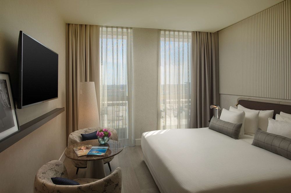 Premium Room, City View