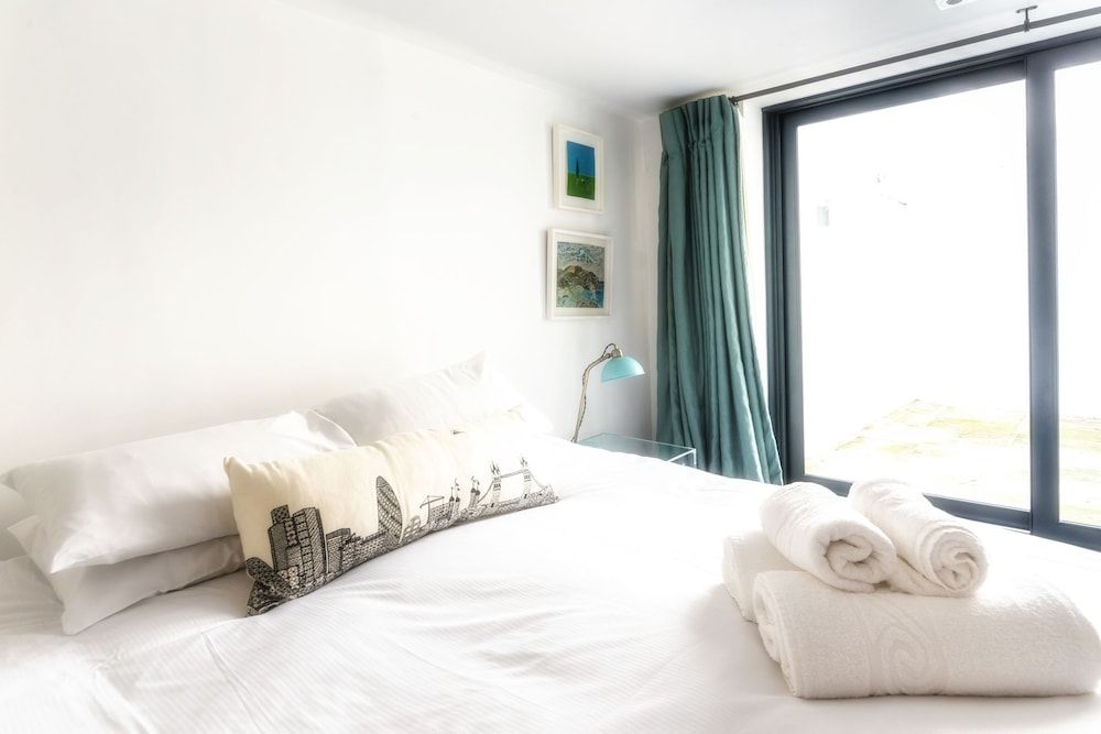 undefined The Colouring Book TLB-02 5