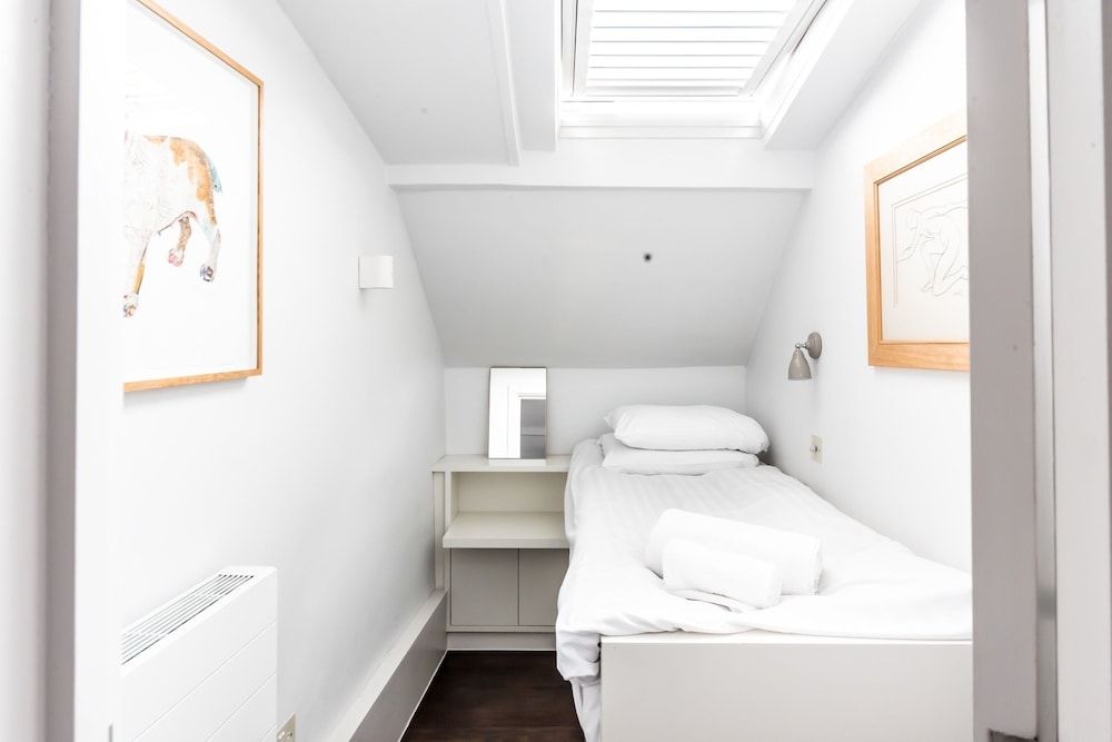 undefined The Colouring Book TLB-02 6