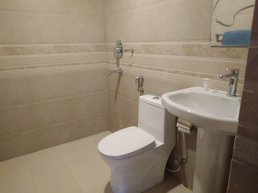 Hotel Green Plum Deluxe Double or Twin Room 13