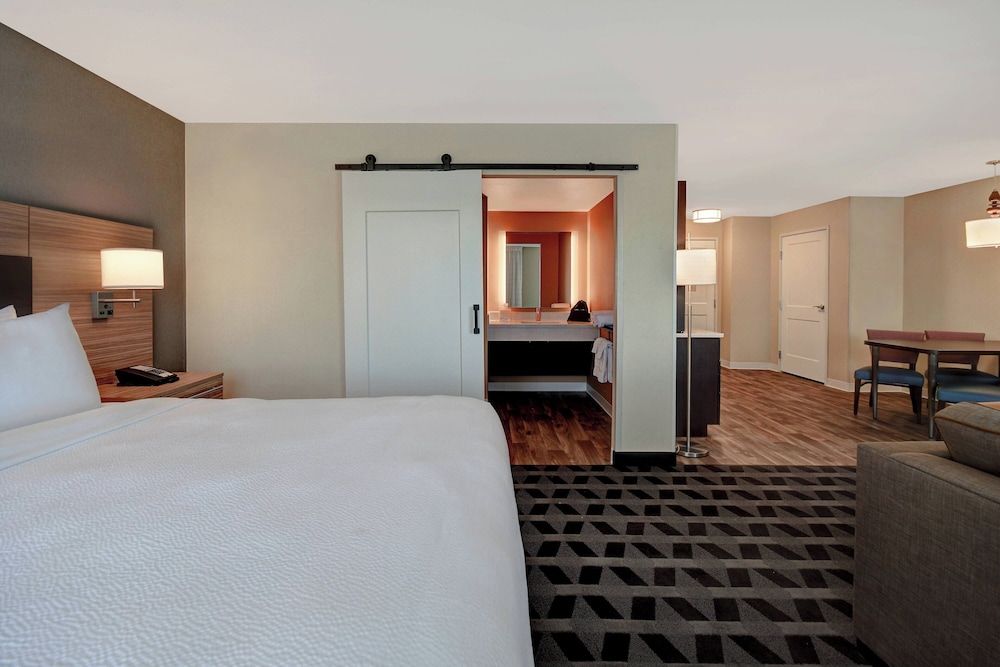Studio, 1 King Bed with Sofa bed, Non Smoking