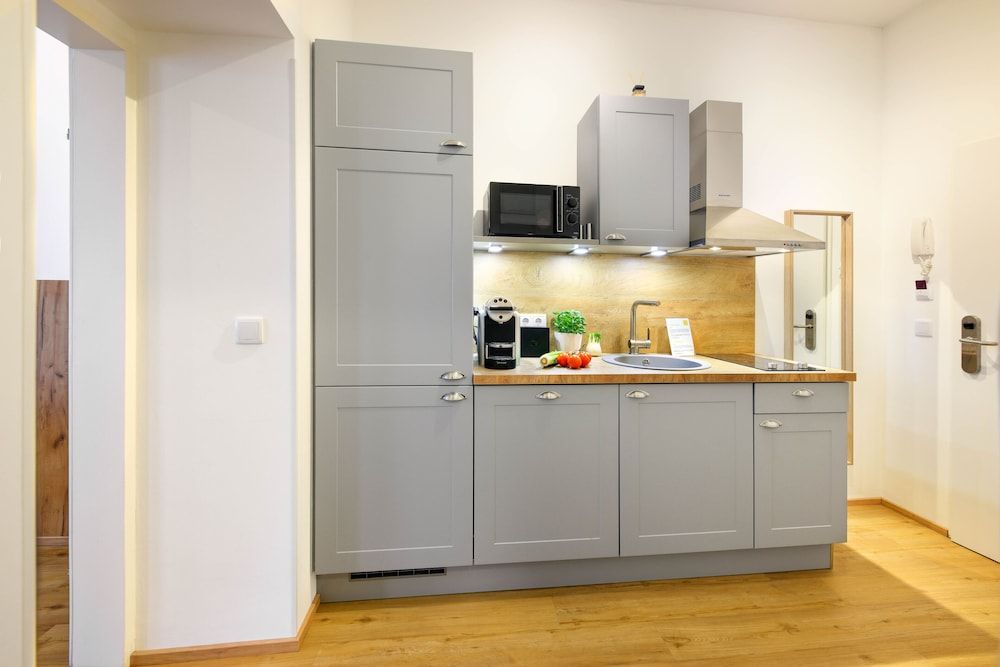 Jimmy's Apartments Dandelion Executive Studio 10