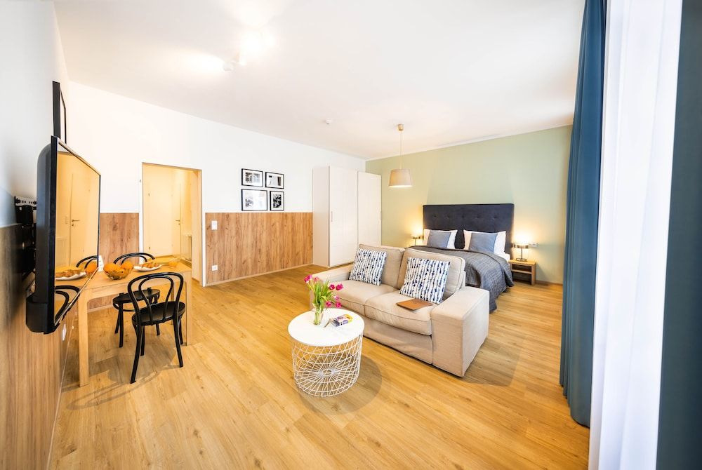 undefined Jimmy's Apartments Dandelion 8