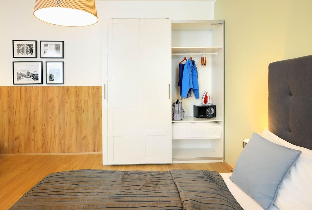 Jimmy's Apartments Dandelion Executive Studio 8