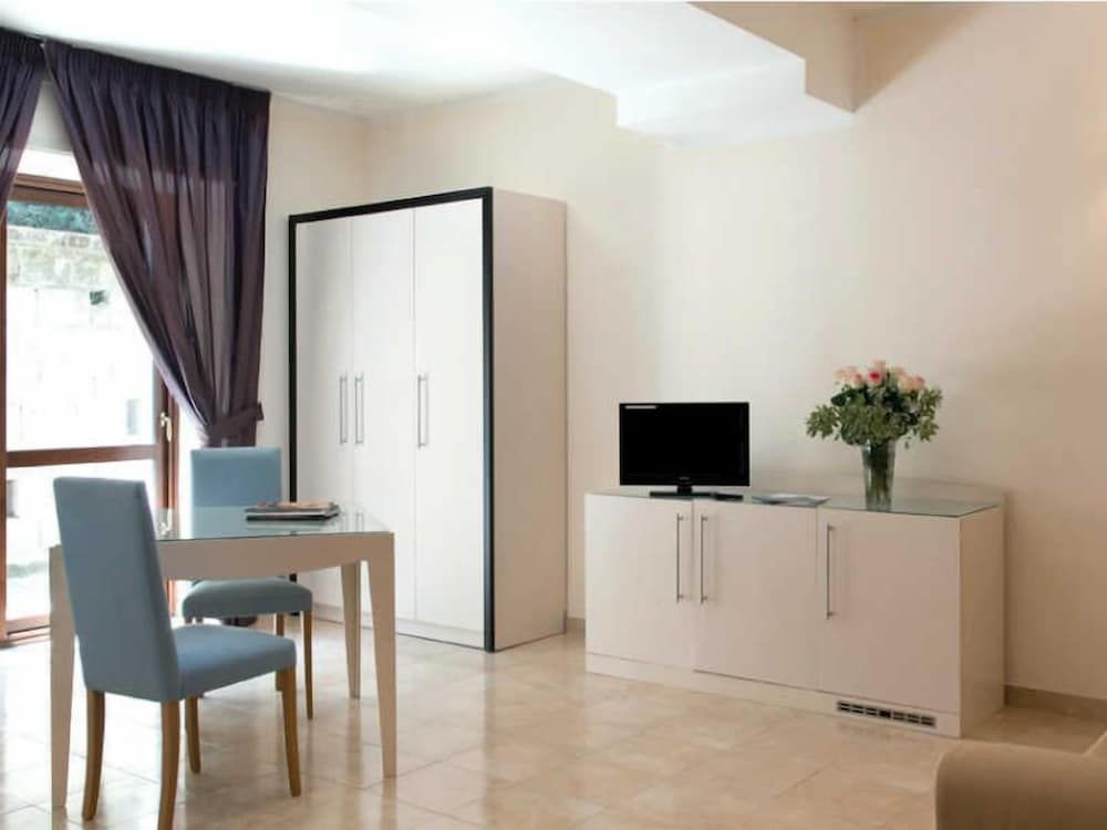 Suites & Residence Hotel Napoli Suite 7