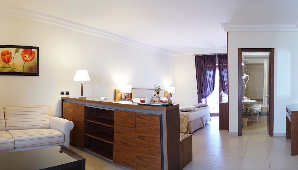 Suites & Residence Hotel Napoli Junior Suite