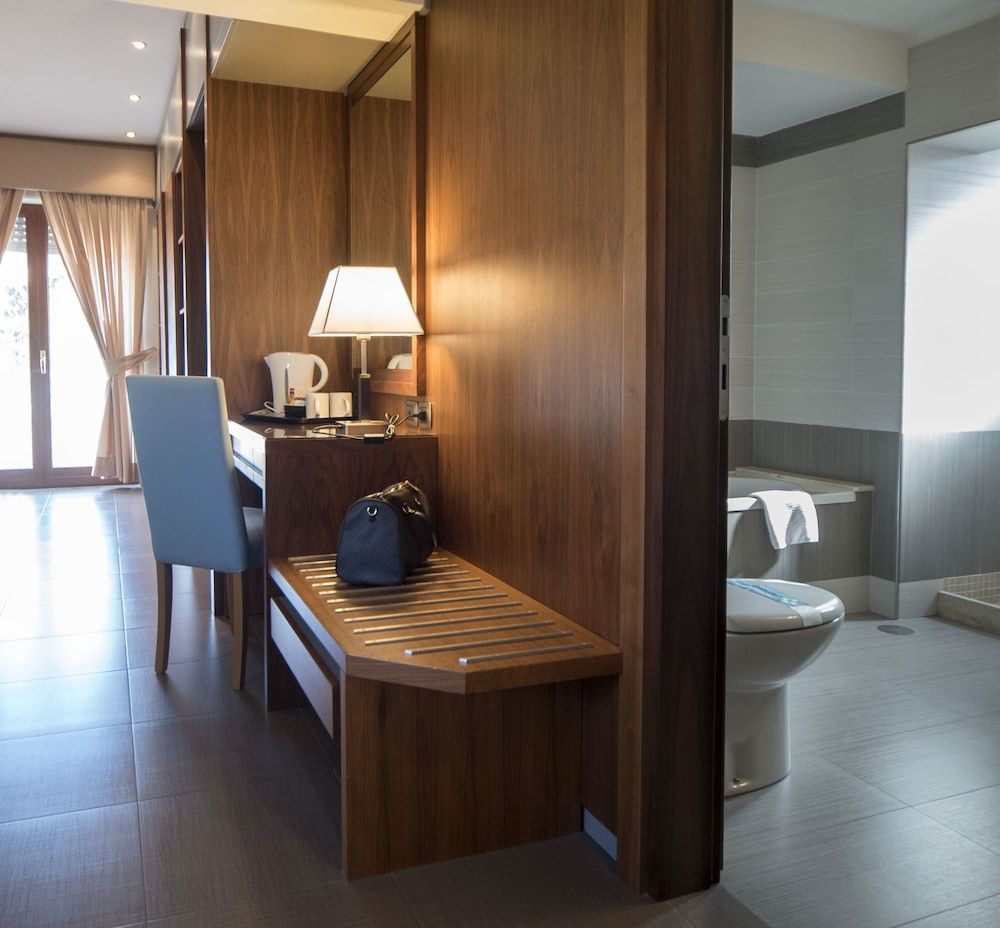 Suites & Residence Hotel Napoli Suite 4