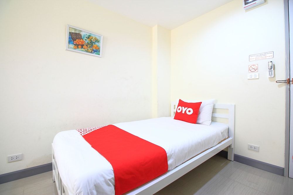 undefined OYO 439 Bed & Bus 7