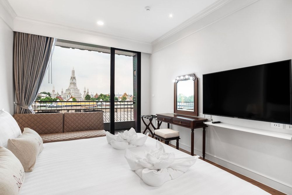 ARUN Riverside Bangkok Deluxe Double Room, River View 11
