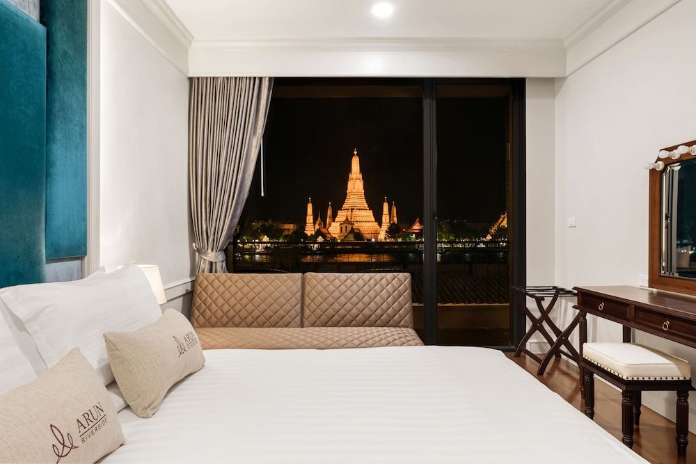 ARUN Riverside Bangkok Deluxe Double Room, River View 8