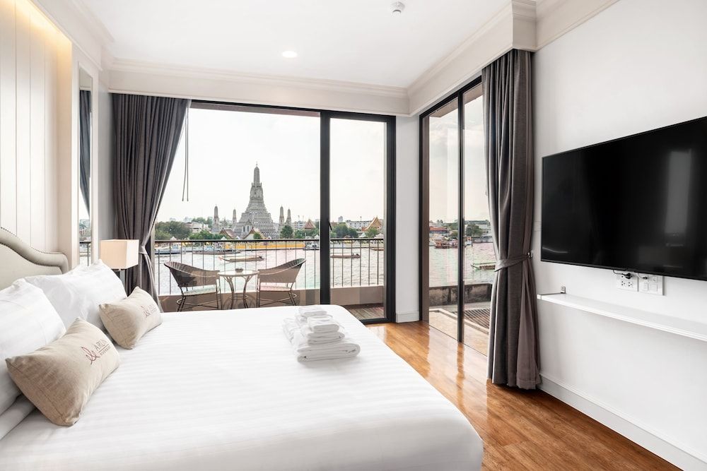 ARUN Riverside Bangkok Executive Studio Suite, River View 2
