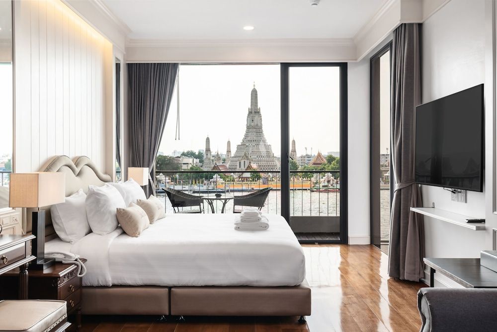 ARUN Riverside Bangkok Executive Studio Suite, River View 4