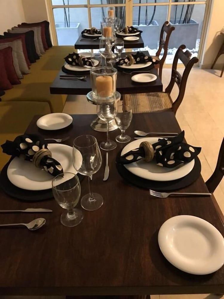 undefined The Rosmead 6