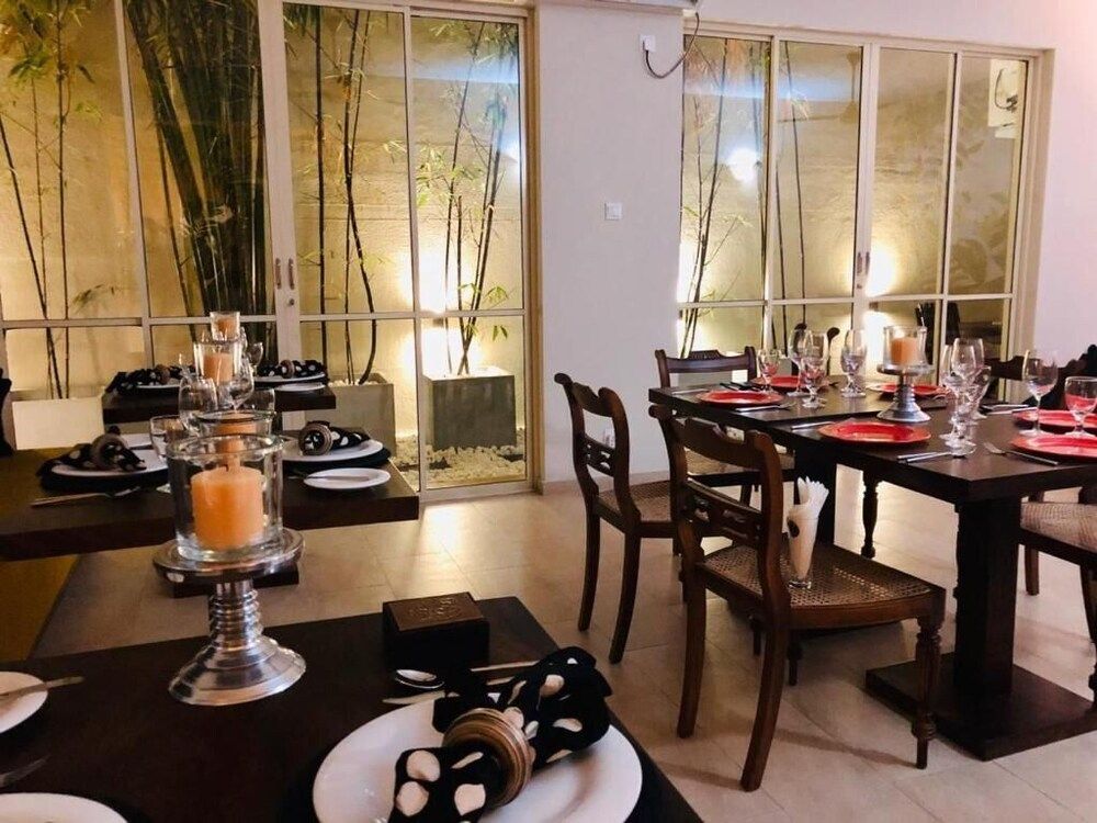 undefined The Rosmead 7