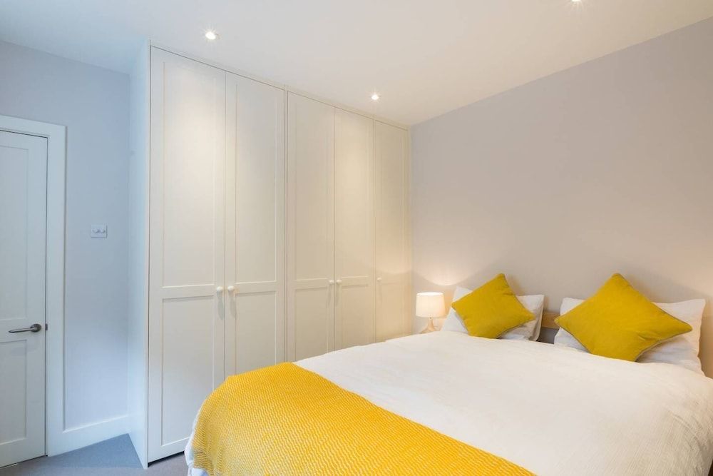 undefined Beautiful Brook Green 2 bed Flat, Close to Tube 8