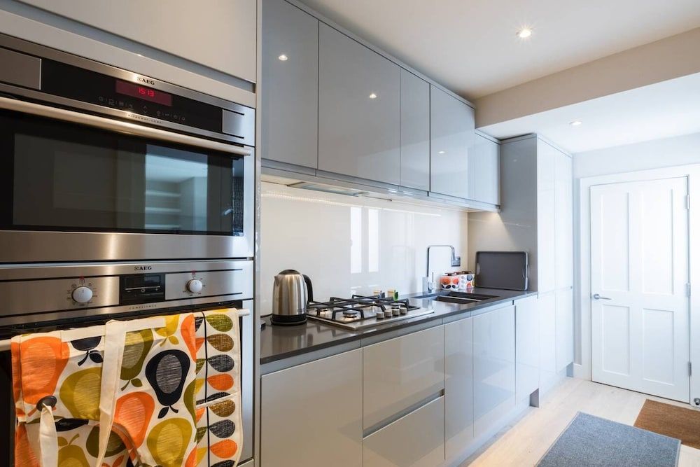 undefined Beautiful Brook Green 2 bed Flat, Close to Tube 3