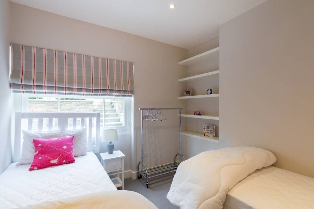 Beautiful Brook Green 2 bed Flat, Close to Tube Apartment (2 Bedrooms) 5