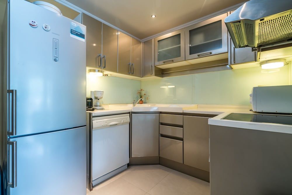 Patong Tower by Lofty Family Apartment, 1 Bedroom, Mountain View 6