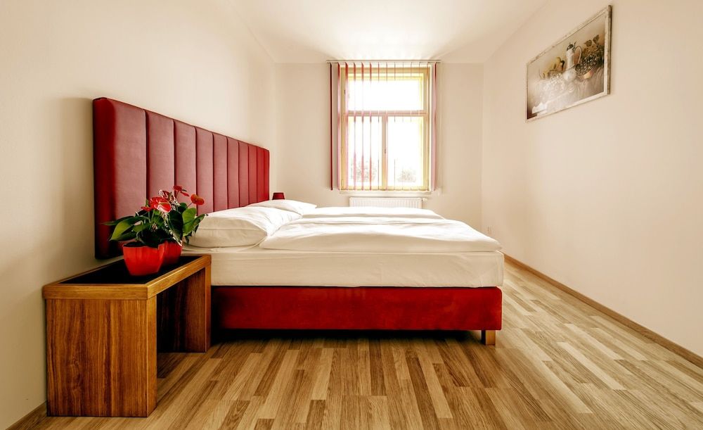 undefined Hotel Otakar 4