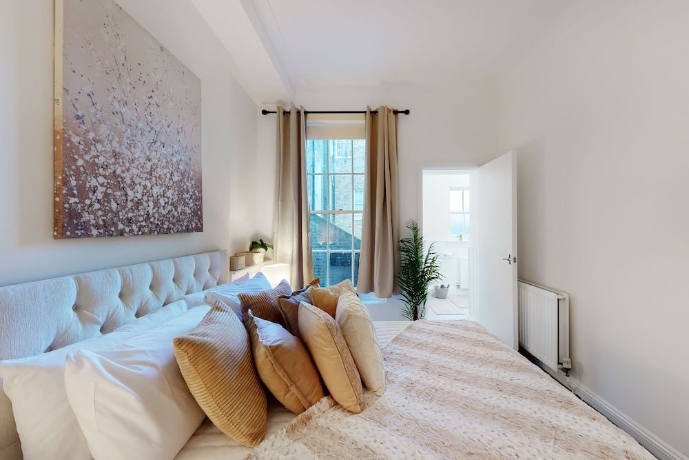 undefined Park Lane Apartments Baker Street 8