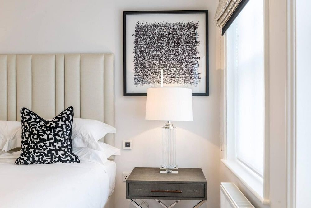 undefined Light and Airy Central Three Bed Flat 6