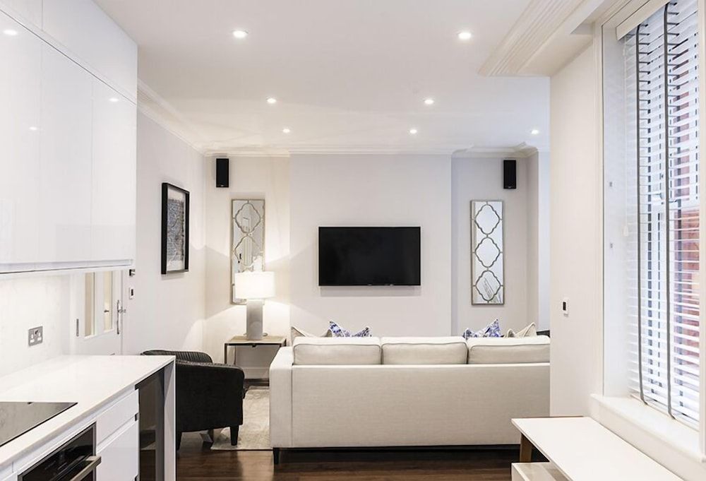 undefined Luxury Three Bedroom - Flat 122 Lower Ground Floor 8