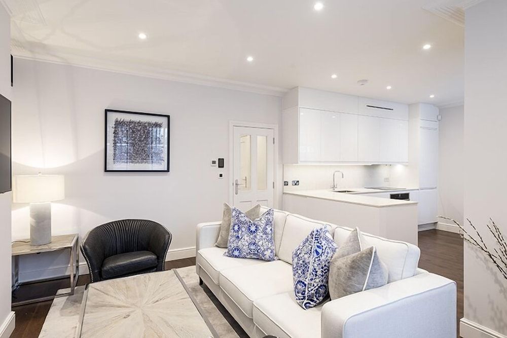 undefined Luxury Three Bedroom - Flat 121 Lower Ground Floor 4