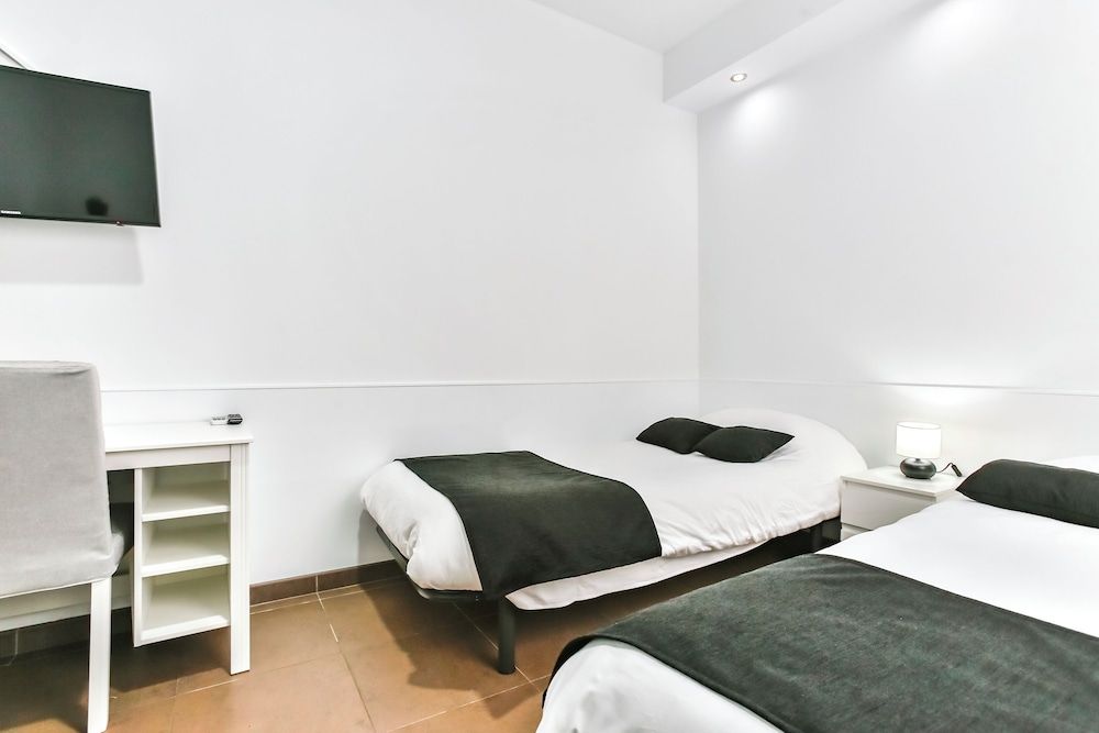 Laramond Barcelona Rooms Twin Room 5