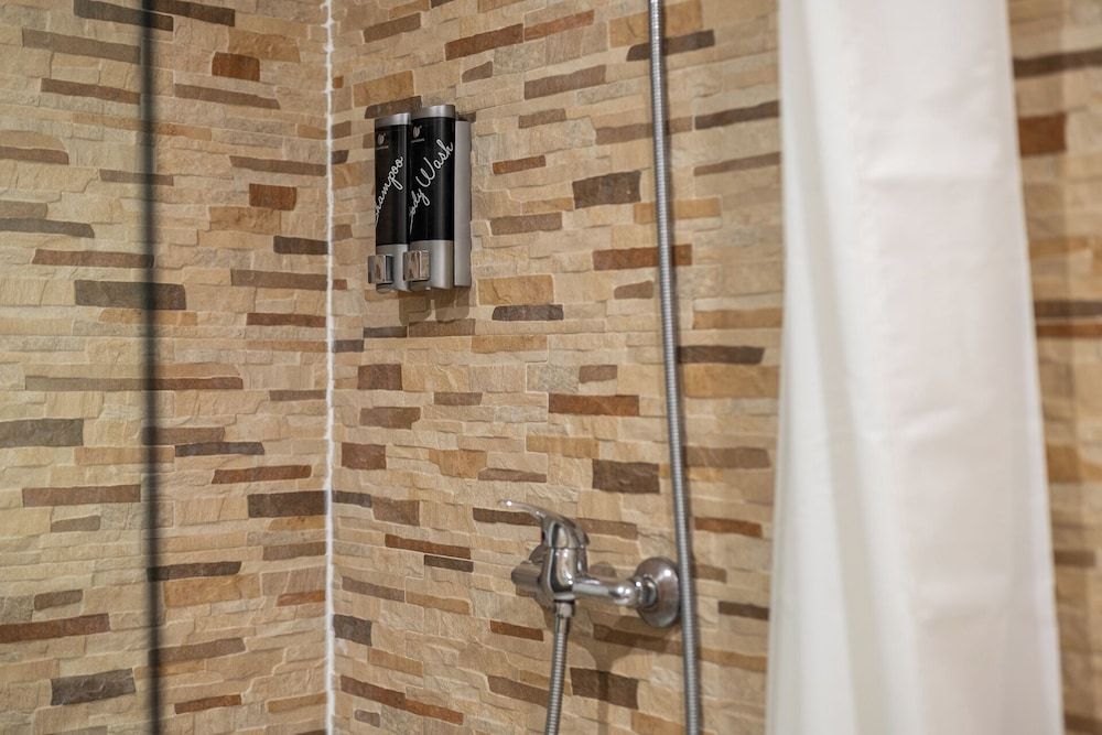 Laramond Barcelona Rooms Twin Room 11