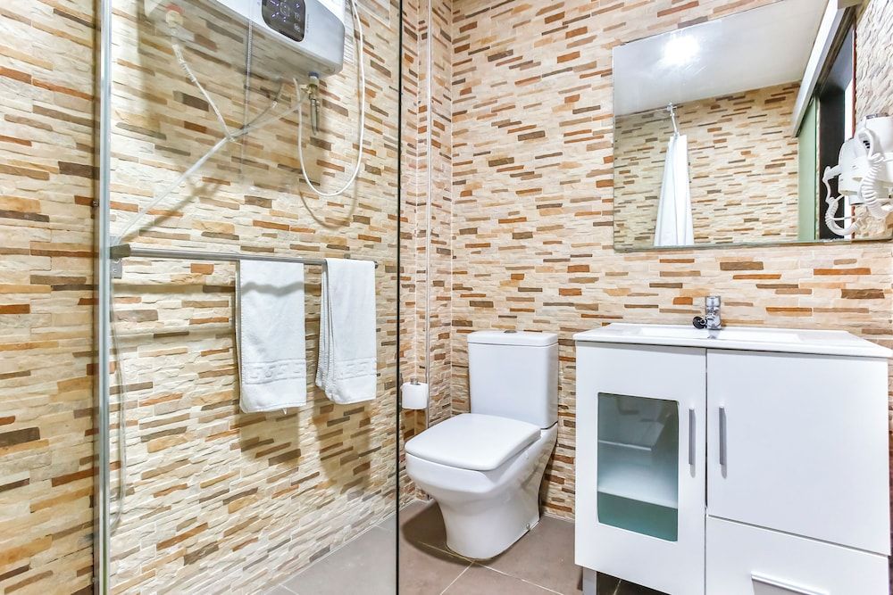 Laramond Barcelona Rooms Twin Room 13