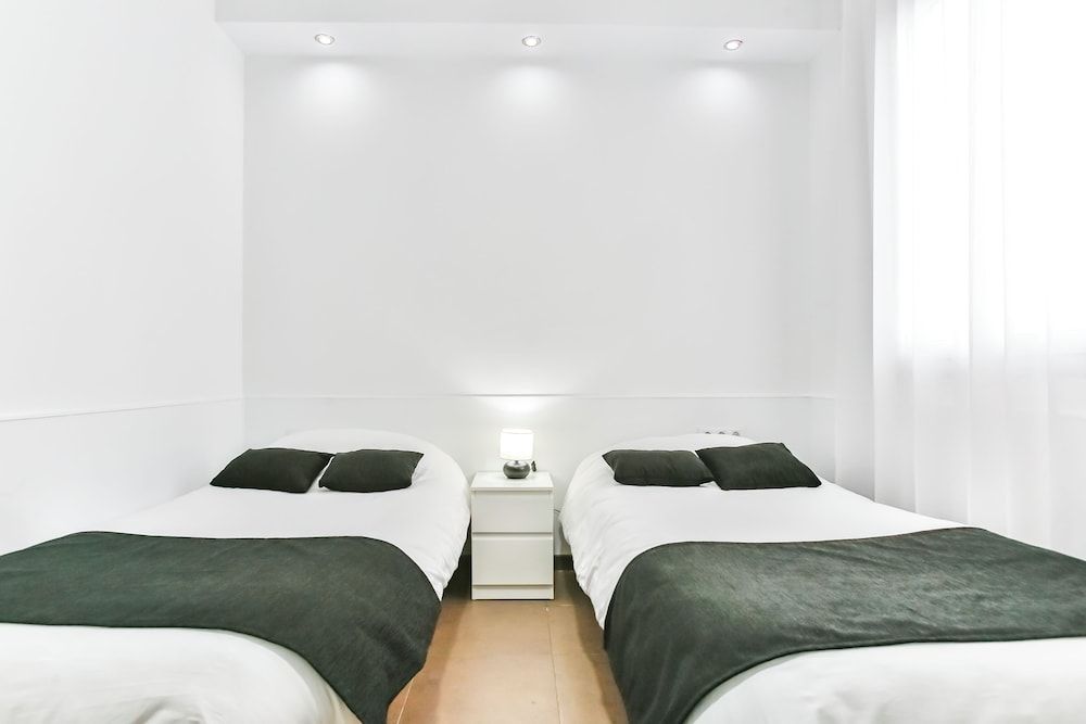 Laramond Barcelona Rooms Twin Room 3