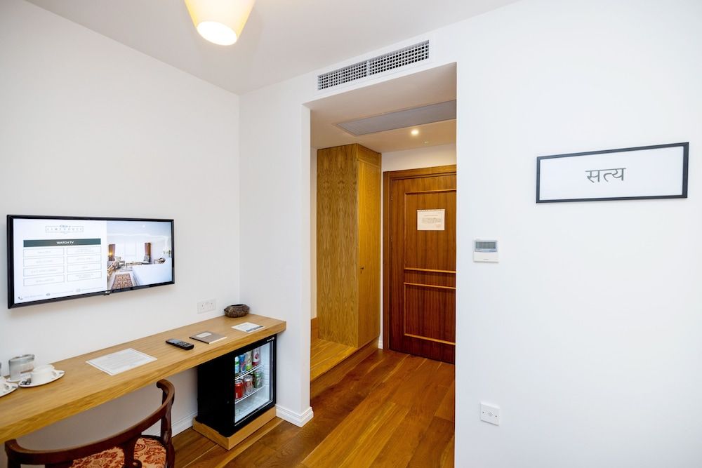 Limehouse Library Hotel Superior Double Room 15