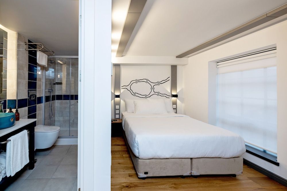 Limehouse Library Hotel Superior Double Room 10