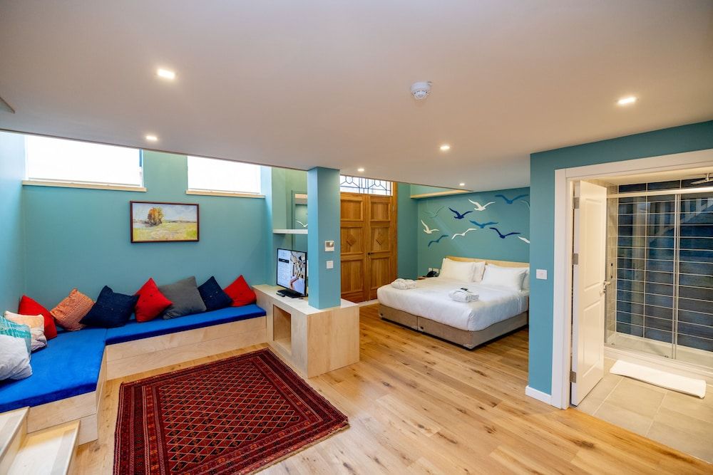 Limehouse Library Hotel