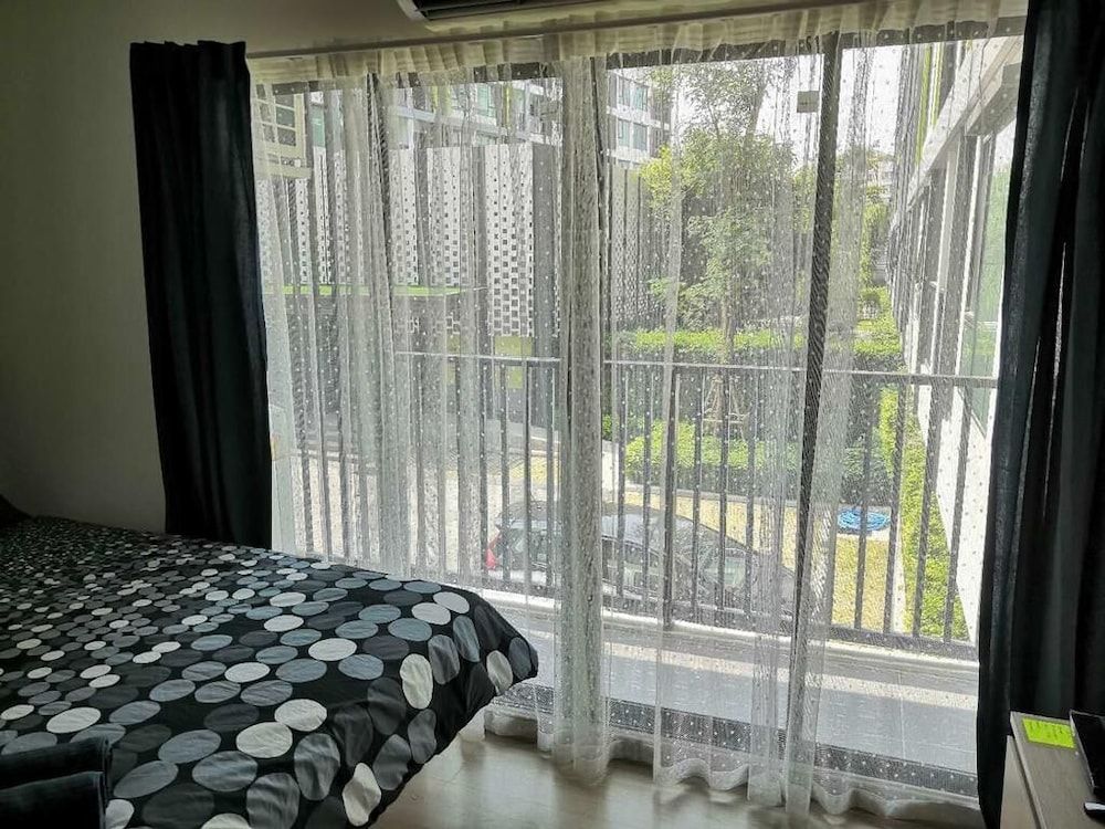 Mono Sukhumvit 50 DownTown Studio 14