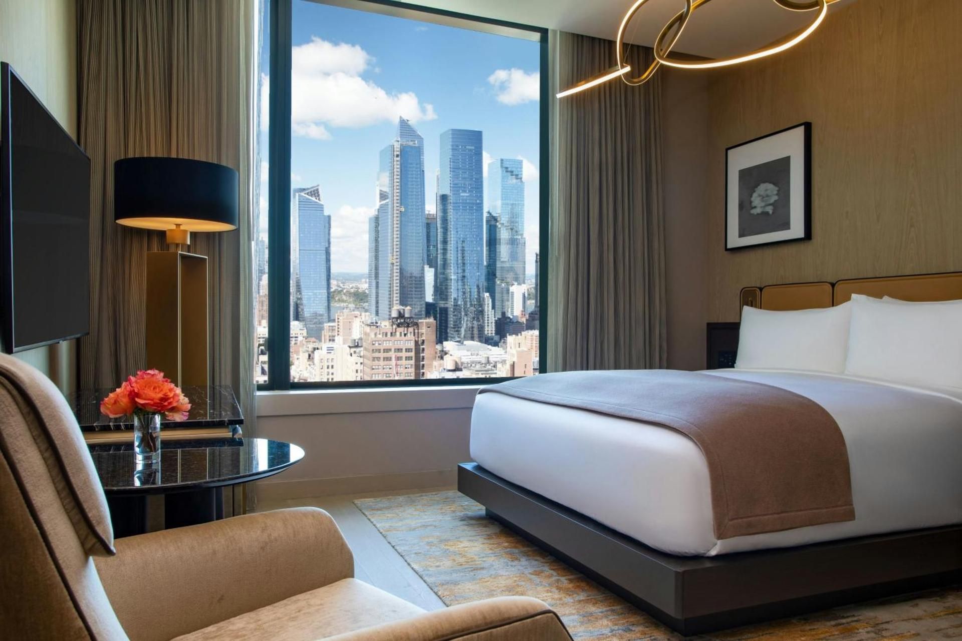 Hudson King Room - High Floor/Hearing Accessible