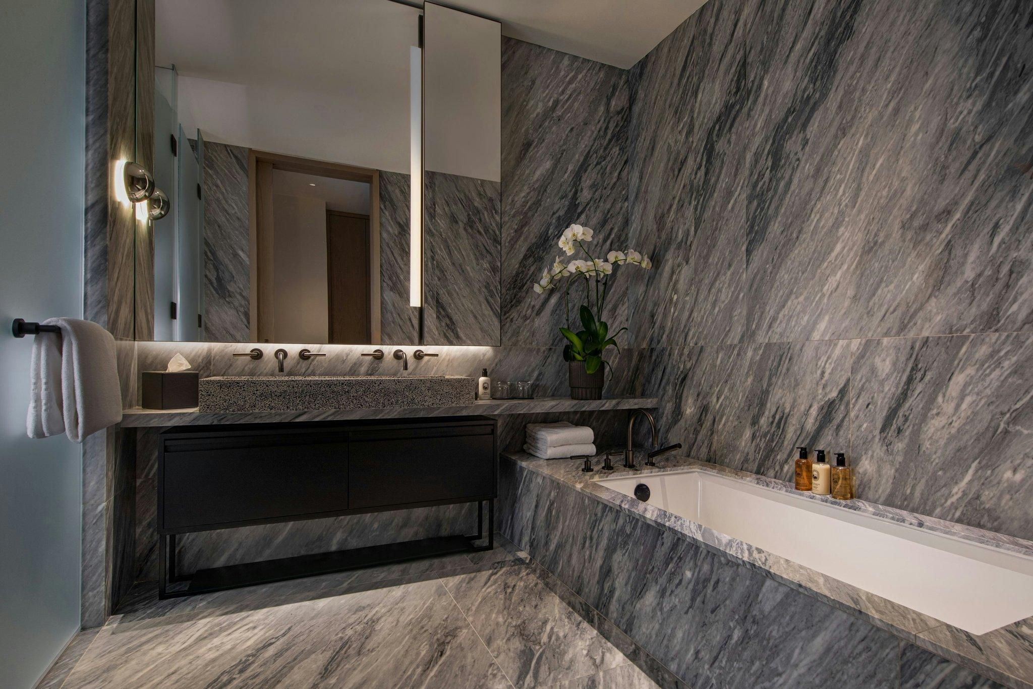 Executive Penthouse, 2 Bedroom Residence, Bedroom 1: 1 King, Bedroom 2: 2 Double, Downtown view