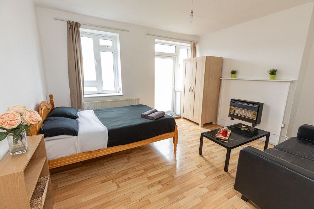 Tower Bridge Accommodation - 5 Double Room 07 - near Tower of London & Shoreditch 3